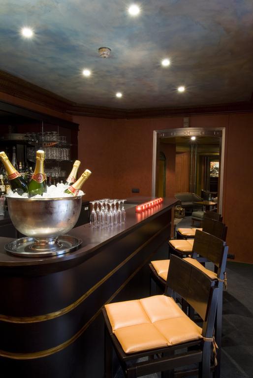 Hotel Restaurant Napoleon Fontainebleau Restaurant photo