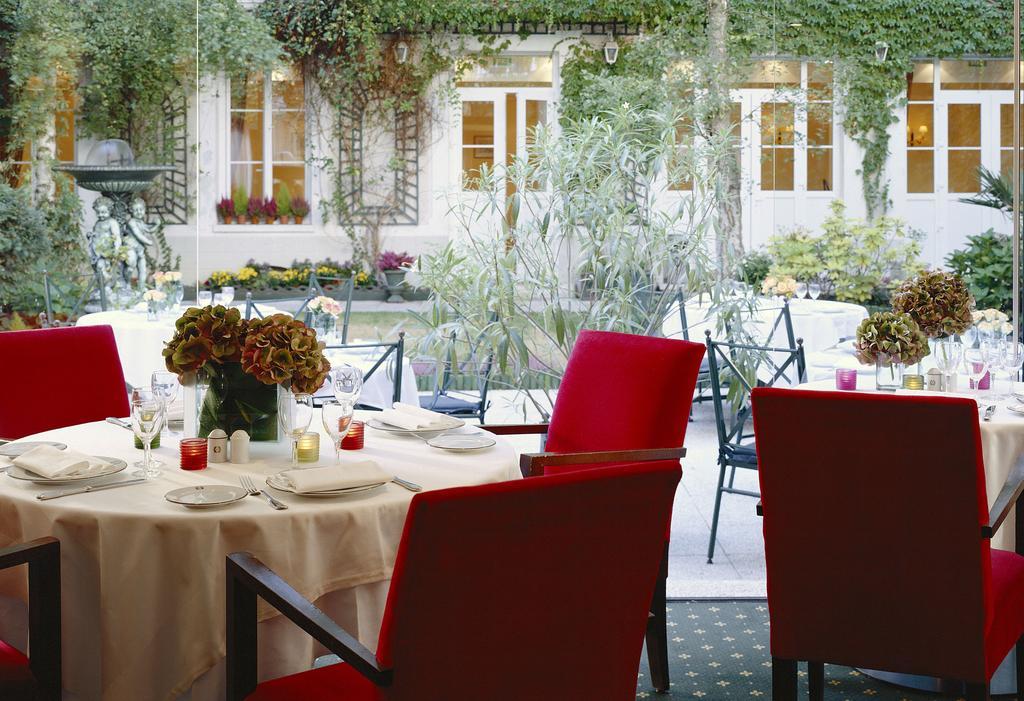 Hotel Restaurant Napoleon Fontainebleau Restaurant photo